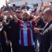 محمد صلاح هدية من الله”.. استقبال أسطوري للملك المصري في تركيا بقميص طرابزون سبور