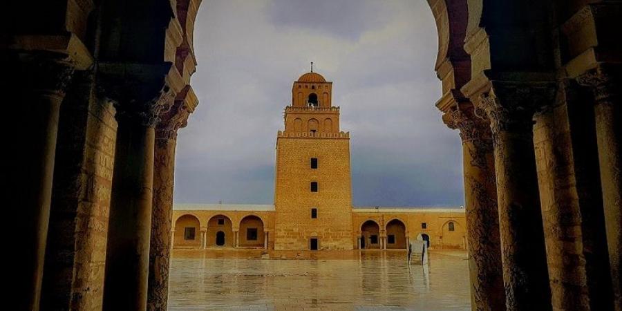 القيروان .. استعدادا لاحتفالات المولد النبوي .. تركيب واقيات حديدية على الجزء المنهار من السور