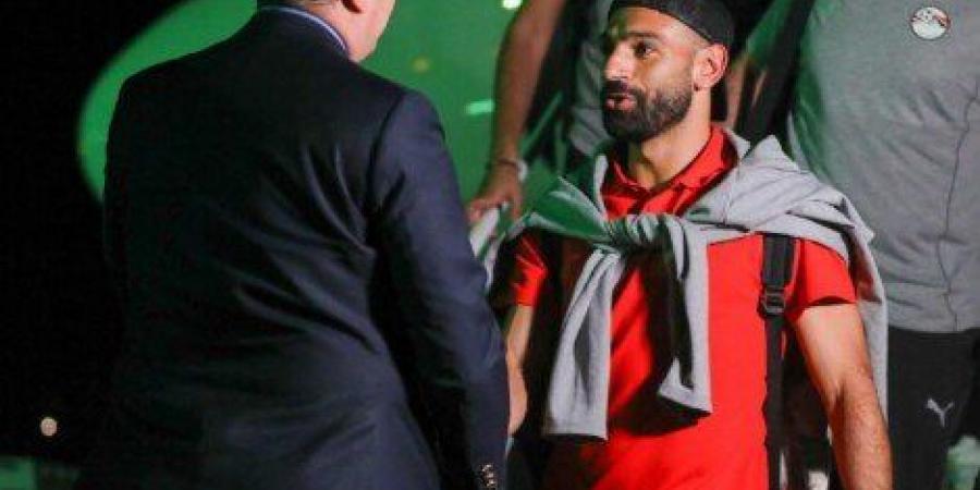 وصول بعثة منتخب مصر لبتسوانا.. «صور»