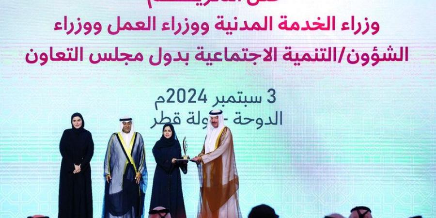 ضاحي خلفان.. الشخصية الرائدة في العمل الاجتماعي لعام 2024