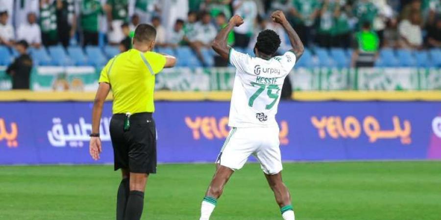 الأهلي يضرب ضمك برباعية في دوري روشن السعودي