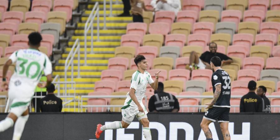 دوري روشن السعودي|أهلي جدة ينجو من فخ ضمك.. والنصر يلحق بالاتفاق الهزيمة الأولى.. وتعادل سلبي بين الخليج والفيحاء