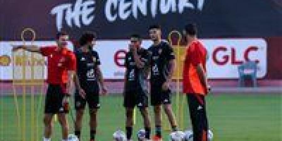 شوبير: كولر لن يدفع بالمغربي أشرف داري أمام الزمالك فى السوبر