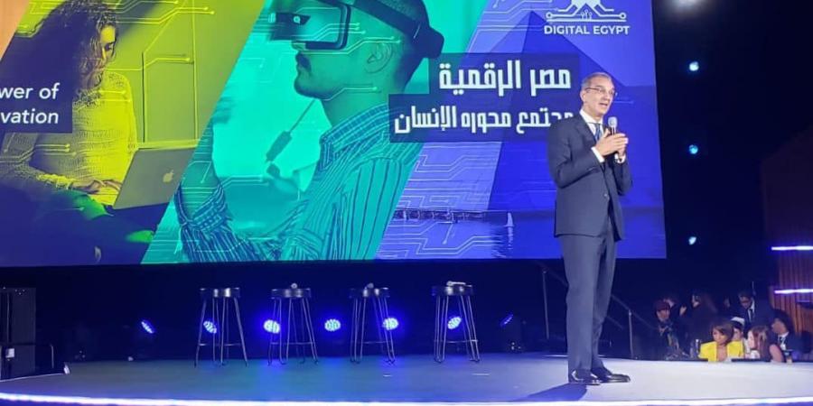 الاتصالات : مستمرون فى رقمنة الخدمات الحكومية و مد الكابلات لقري حياة كريمة