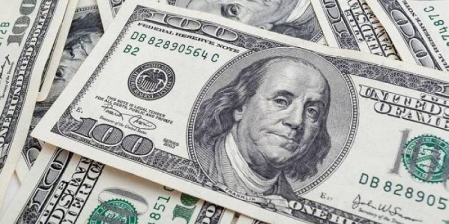 الدولار يحافظ على قوته مع ارتفاع أسعار النفط