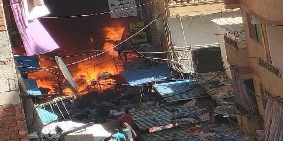 السيطرة على حريق نشب في وحدة سكنية وأكشاك داخل سوق الفلكي بالإسكندرية