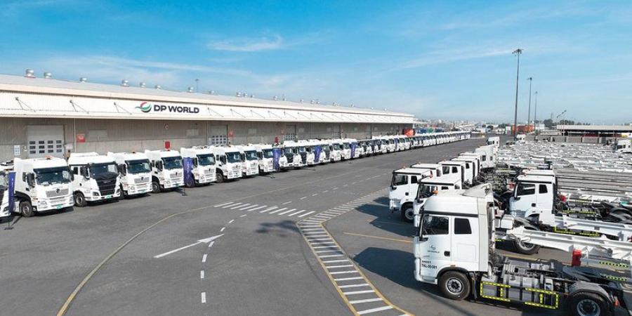 «موانئ دبي العالمية» تعزّز شبكتها اللوجستية بـ 700 شاحنة جديدة