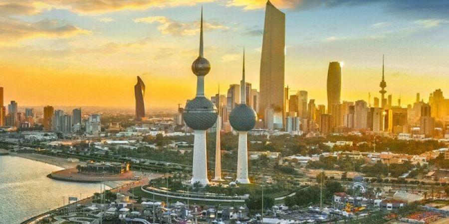 طقس الكويت اليوم الإثنين.. شديد الحرارة مع فرصة للغبار نهاراً وحار ليلاً
