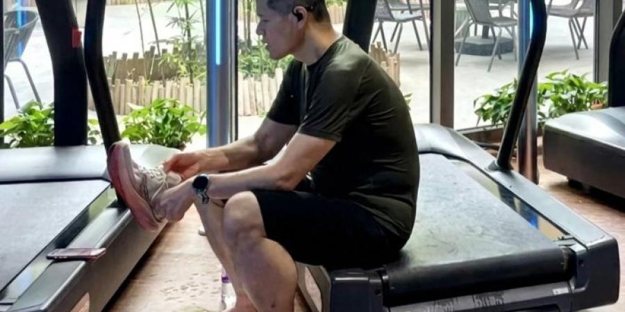 طرد رجل من "الجيم" لسبب محرج جداً: سنمنحك مبلغاً للتسجيل في نادٍ آخر .. فقط غادر !