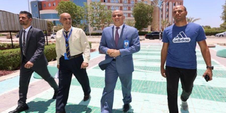 نائب رئيس جامعة قنا يتفقد اللجان وجاهزية المستشفى الطلابي لاختبارات القدرات بـ «علوم الرياضة»