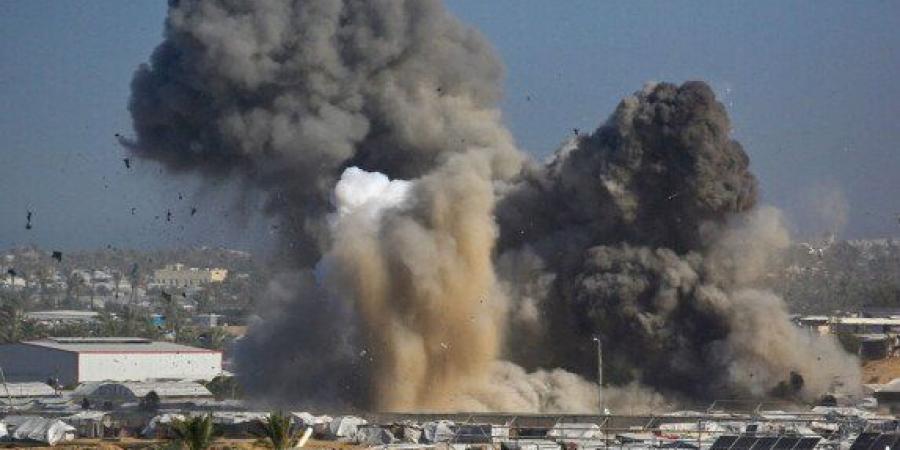 استشهاد 14 فلسطينيًا وإصابة العشرات في غارات إسرائيلية متواصلة على قطاع غزة
