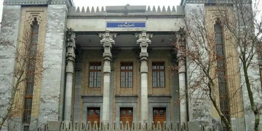 إيران | الخارجية الايرانية : الضربات الدفاعية ضد القواعد الأمريكية حقٌ أصيل وقانوني لنا