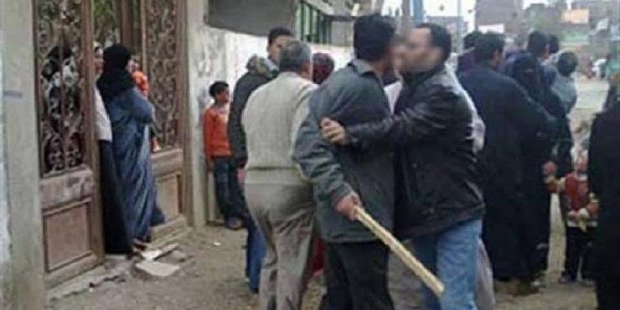 إصابة شخصين في مشاجرة بالأسلحة النارية بين عائلتين بالفيوم.. والأمن يضبط المتهم