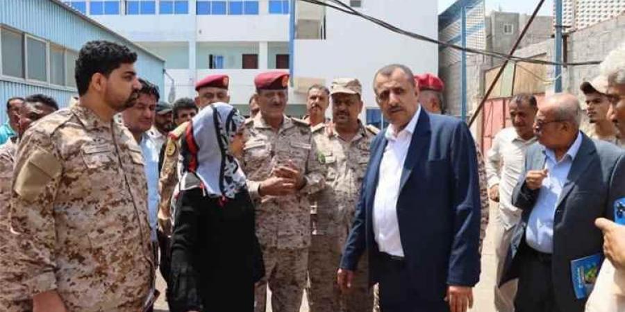 نائب رئيس الأركان يتفقد فرع المؤسسة الاقتصادية بعدن