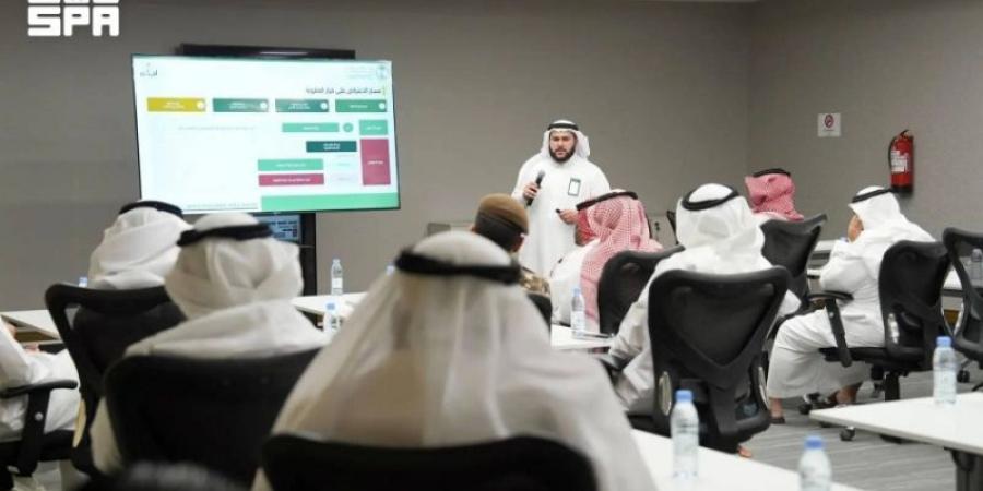 غرفة المدينة تستعرض برنامج الإرشاد البيئي ونظام البيئة