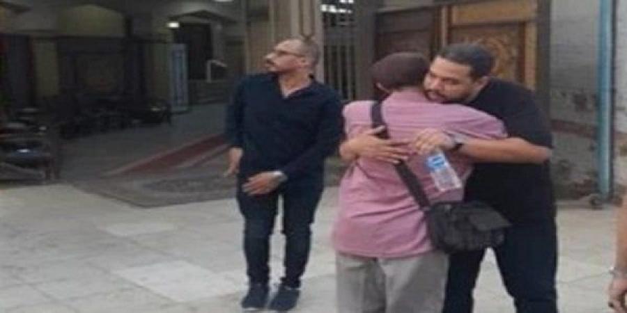 بدء عزاء محمد الشرشابي.. ونجله يستقبل المعزين بالحامدية الشاذلية