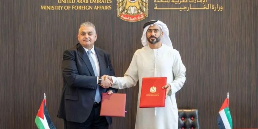 الأردن والإمارات يوقعان مذكرة تفاهم لإنشاء لجنة مشتركة للشؤون القنصلية