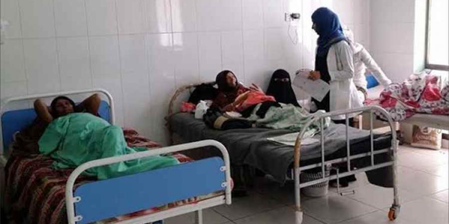 "بعد 11 يوماً من الوعود الكاذبة"... مأساة أسرة عدنية تكشف فضيحة "تجارة الموت" في مستشفى خاص