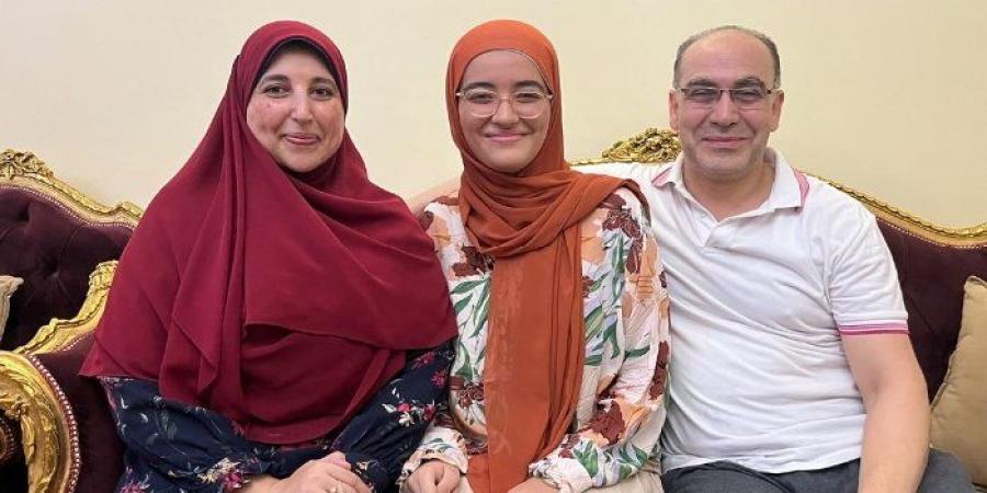 «سما المسلماني» الأولى على الثانوية الأزهرية: بركة القرآن سر تفوقي.. ومكالمة شيخ الأزهر فرحتني