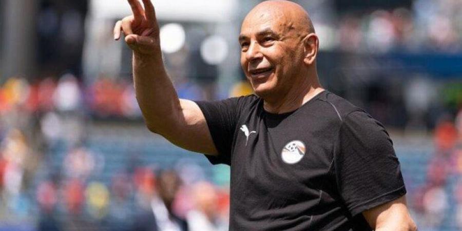 اتحاد الكرة يشكل لجنة لتحديد بنود تجديد التعاقد مع حسام حسن