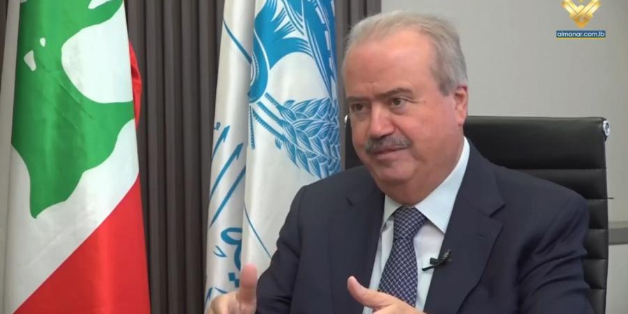 وزير المالية يحدد أصول استيفاء رسم خروج المسافرين جواً وبحراً