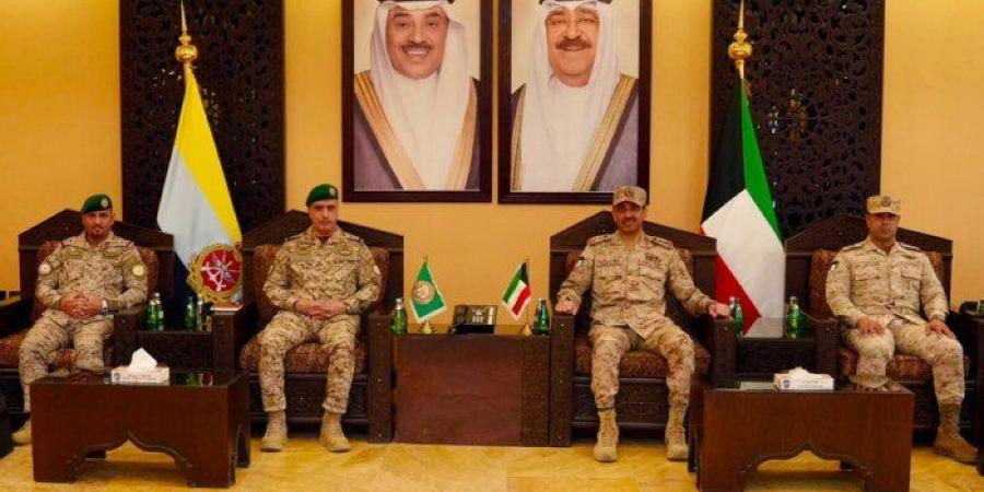 الكويت.. رئيس الأركان يستقبل قائدي «القيادة الخليجية الموحدة» و«درع الجزيرة»