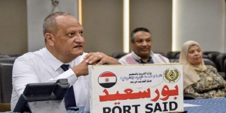 مدير تعليم بورسعيد يتفقد غرفة عمليات امتحانات الدور الثاني للشهادة الإعدادية