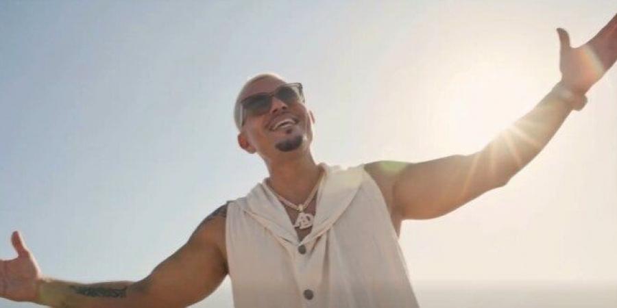 بعد انطلاقة الألبوم.. عمرو دياب يطرح كليب أغنية «حبيتك»