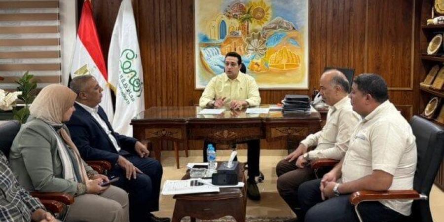 نائب المحافظ يتابع معدلات الإنجاز بملفي التصالح على مخالفات البناء والخطة الاستثمارية