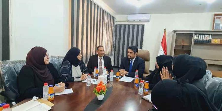 وزير التعليم الفني والتدريب المهني يلتقي برئيسة اللجنة الوطنية للمرأة لبحث التنسيق والتعاون المشترك