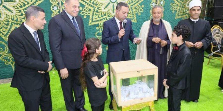محافظ المنوفية يهدي 10 رحلات عمرة مجانية لأولياء أمور أوائل الشهادة الإعدادية والأزهرية بالمشاركة المجتمعية