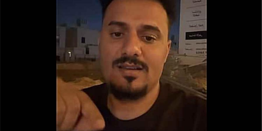 لم يستطع حبس دموعه.. صانع المحتوى أحمد الجيشي يواصل كشف أساليب الترهيب الحوثية - [فيديو]