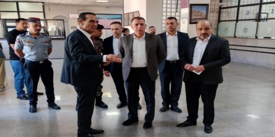 وزير الداخلية يتفقد مديرية الجنسية وشؤون الأجانب والاستثمار