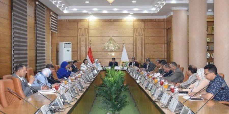 مجلس جامعة بنها يعتمد استراتيجية الذكاء الاصطناعي ويقر قواعد الدكتوراه الفخرية وبرامج دولية مشتركة