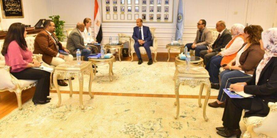 محافظ أسيوط يستقبل وفد اليونيسف لبحث تعزيز الشراكة التنموية وافتتاح مشروعات جديدة في مياه الشرب