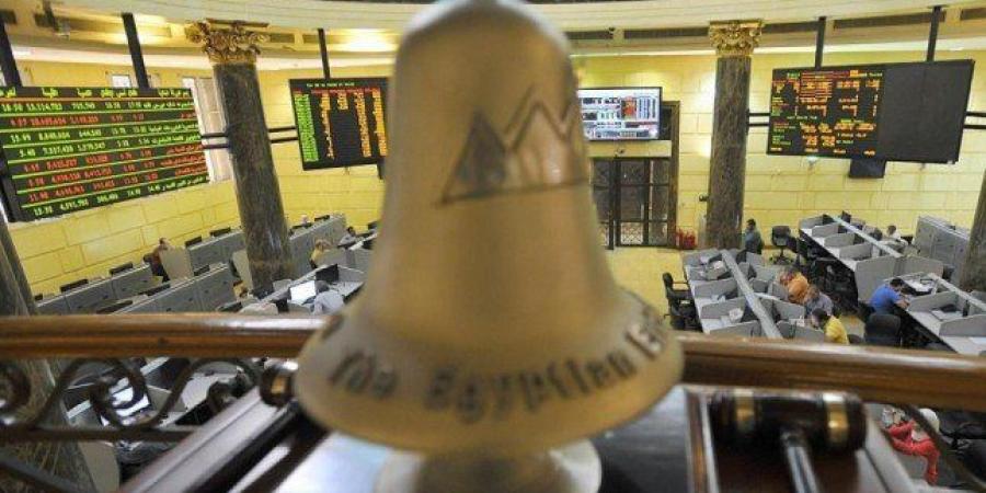 البورصة المصرية تبدأ تعاملات الأسبوع بارتفاع جماعي.. والتداولات تتجاوز 800 مليون جنيه
