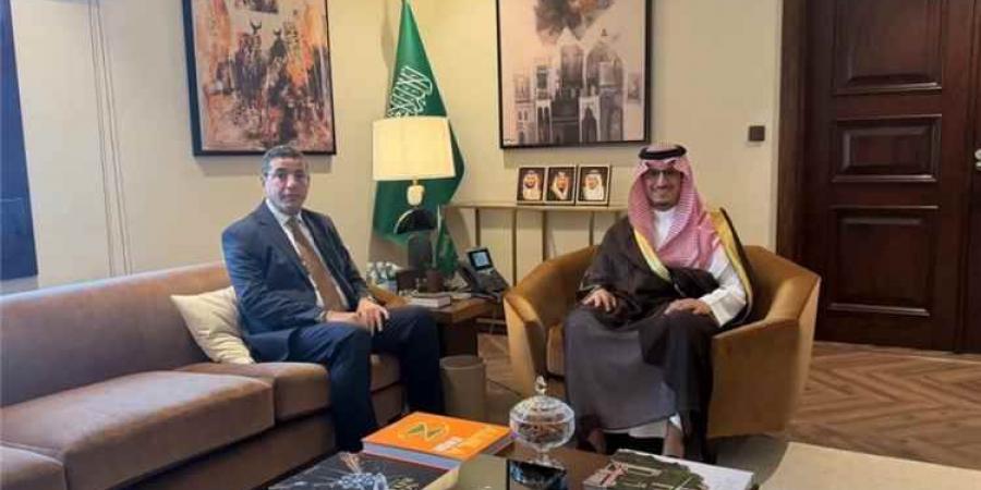 مباحثات يمنية سعودية في قطر حول تعزيز التعاون وتطورات المنطقة