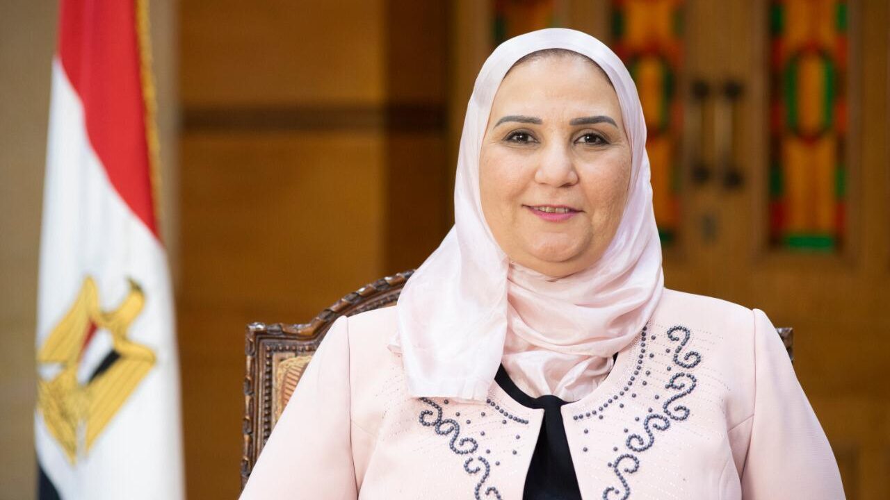 ” الأمهات طايرين من الفرحة ” .. وزارة التضامن الاجتماعي تعلن عن زيادة المكافأة من 50 ألف جنيه إلى 100 ألف جنيه