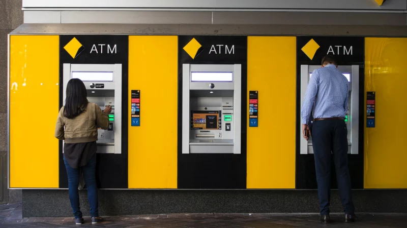 انسى سحب الفيزا من المكنة بعد كده.. طريقة جديدة وفريدة لسحب المرتب من الـATM