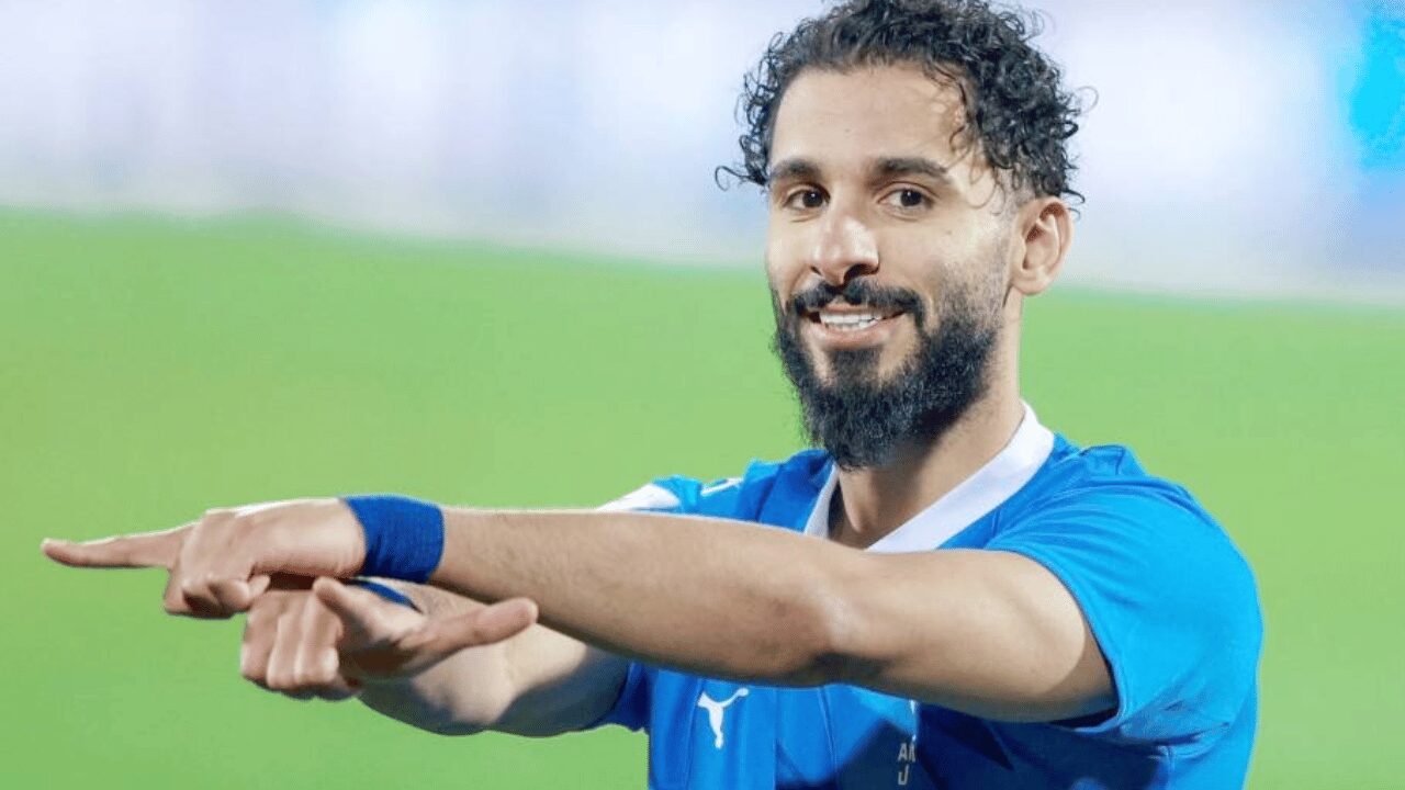 الشهري يدرس عروض الرحيل خارج الهلال خلال الصيف