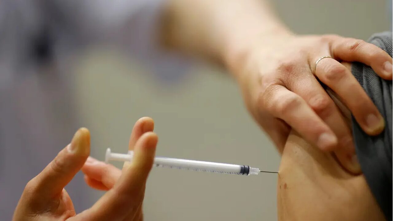 عبر تطبيق صحتي.. وزارة الصحة توضح اللقاحات المطلوب إثبات الحصول عليها للحجاج