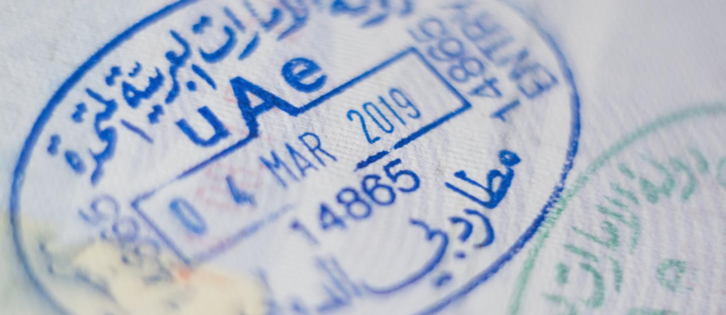 الإمارات تصدم السياح بشأن تأشيرة الزيارة.. غرامة في هذه الحالة