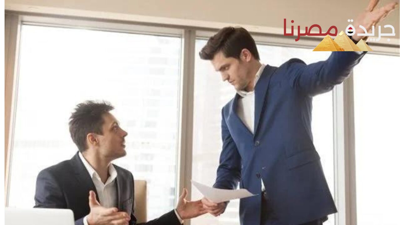 احذر بعض المخالفات إذا فعلها العامل يستلزم الأمر الفصل في الحال